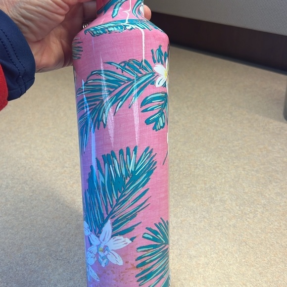 Corkcicle & Vineyard Vines 25oz Canteen, pink w the palm fronds & white flowers - Picture 9 of 10